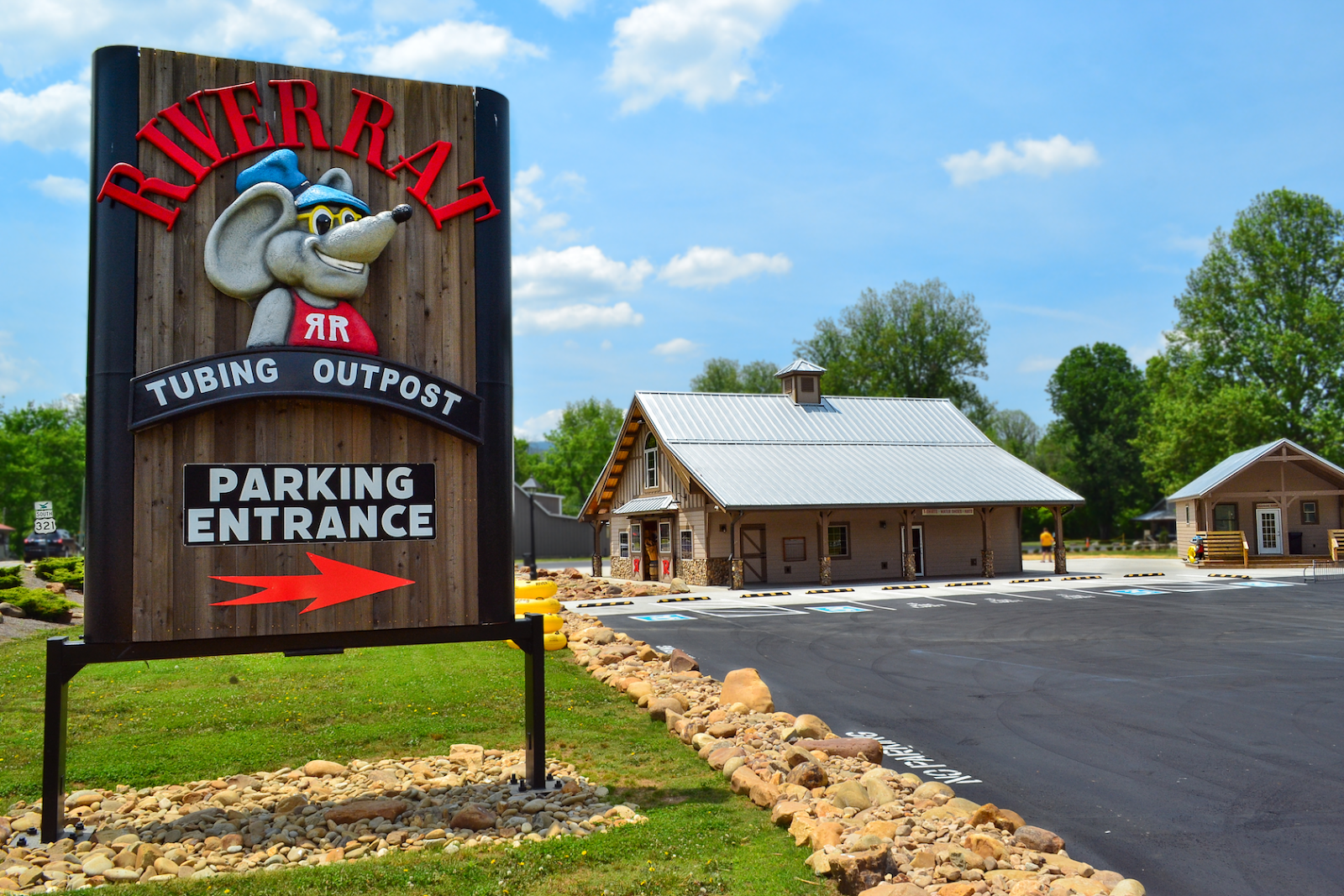 Smoky Mountain River Rat Main Tubing Outpost