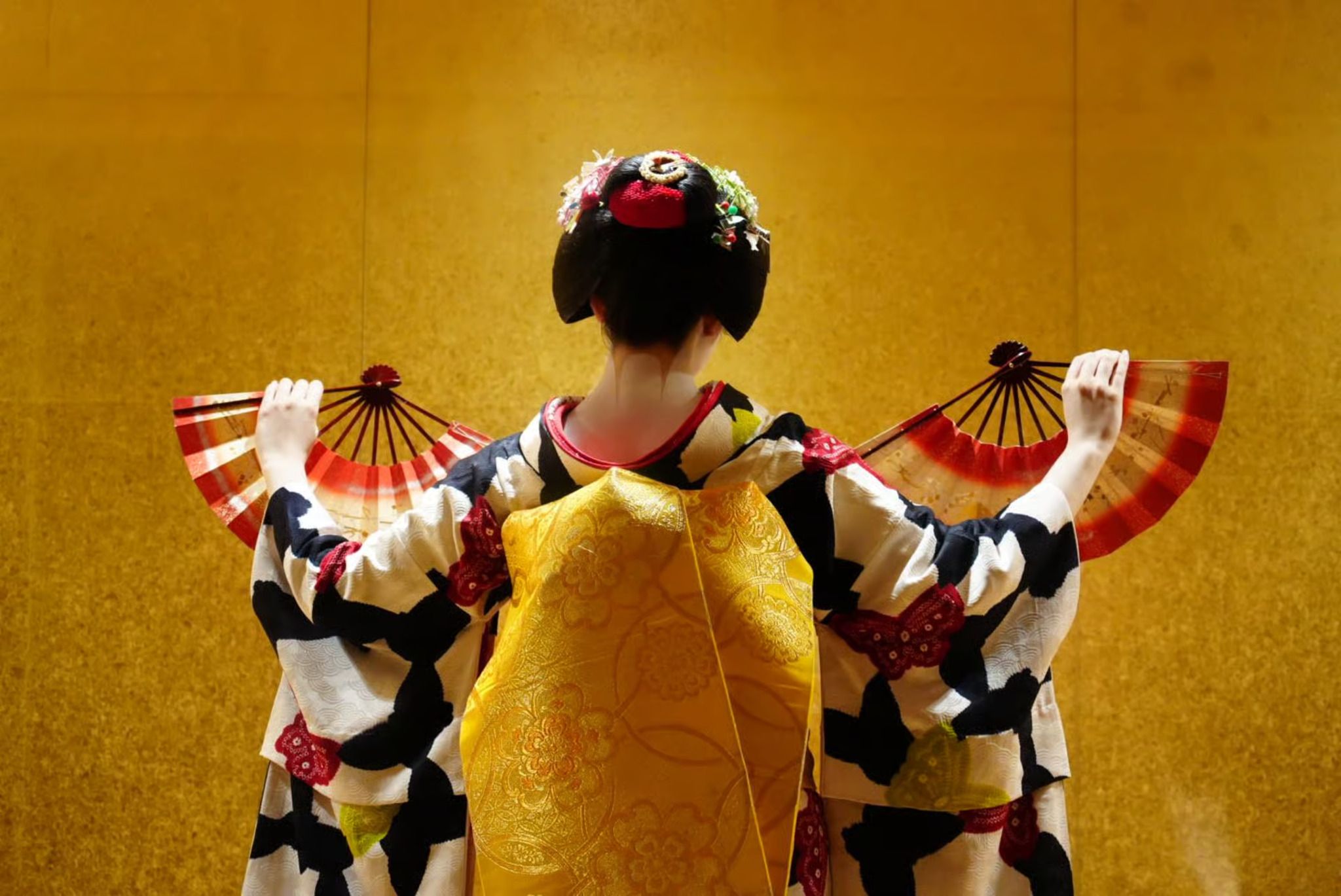 Kyoto Maiko Show & Cultural Experience