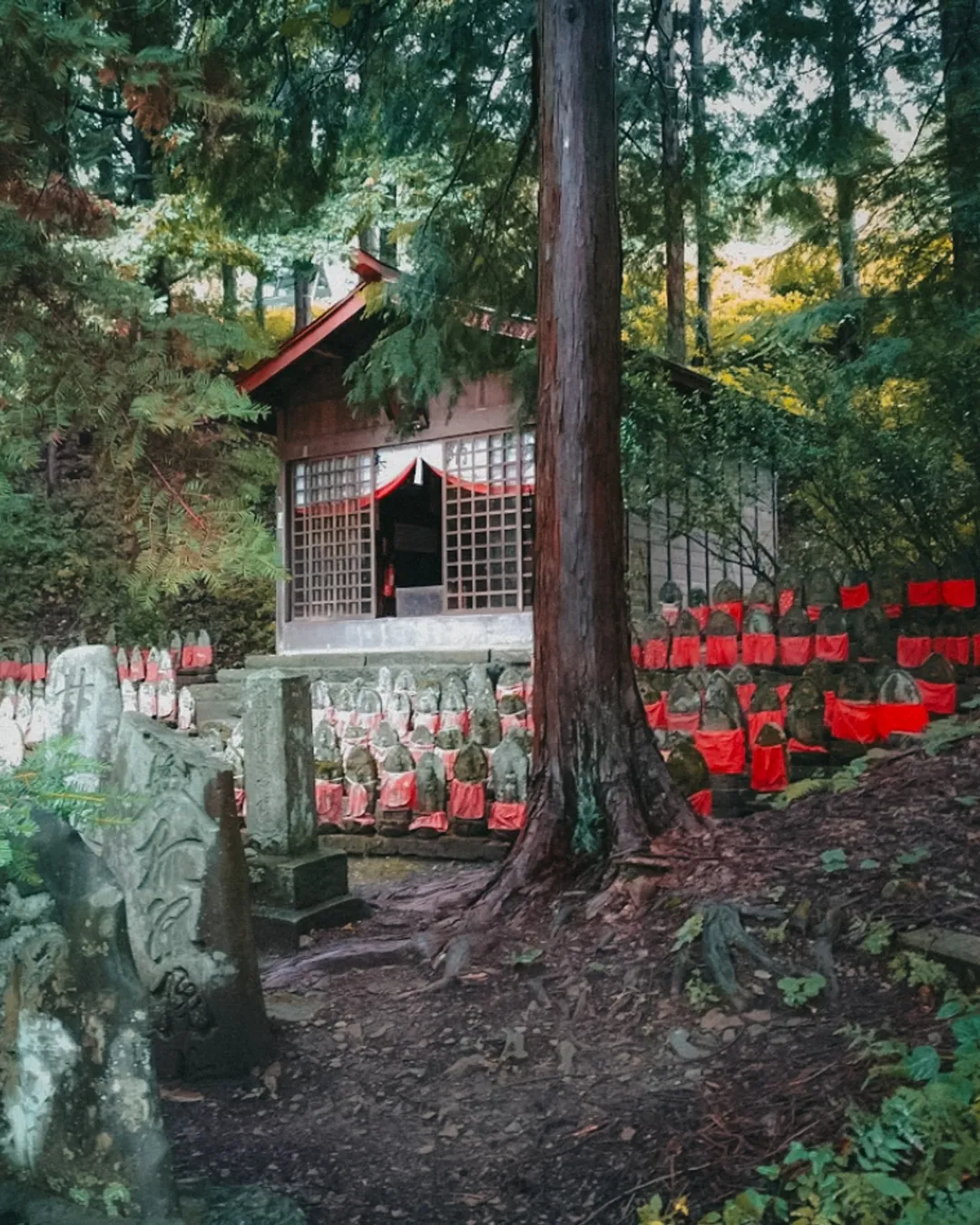 The 200 Jizo (nihyakujizoson)