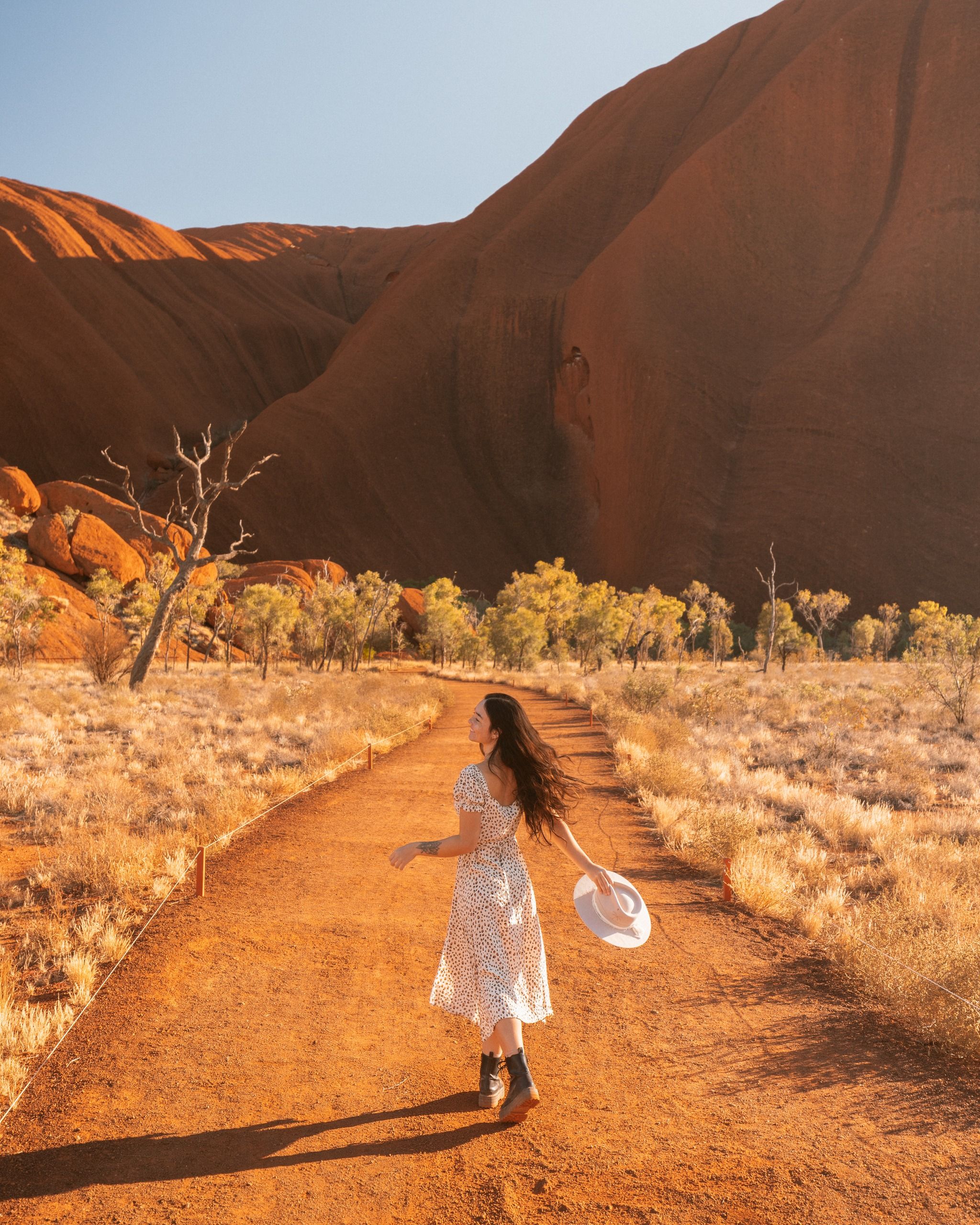Kuniya Walk (Muṯitjulu Waterhole)