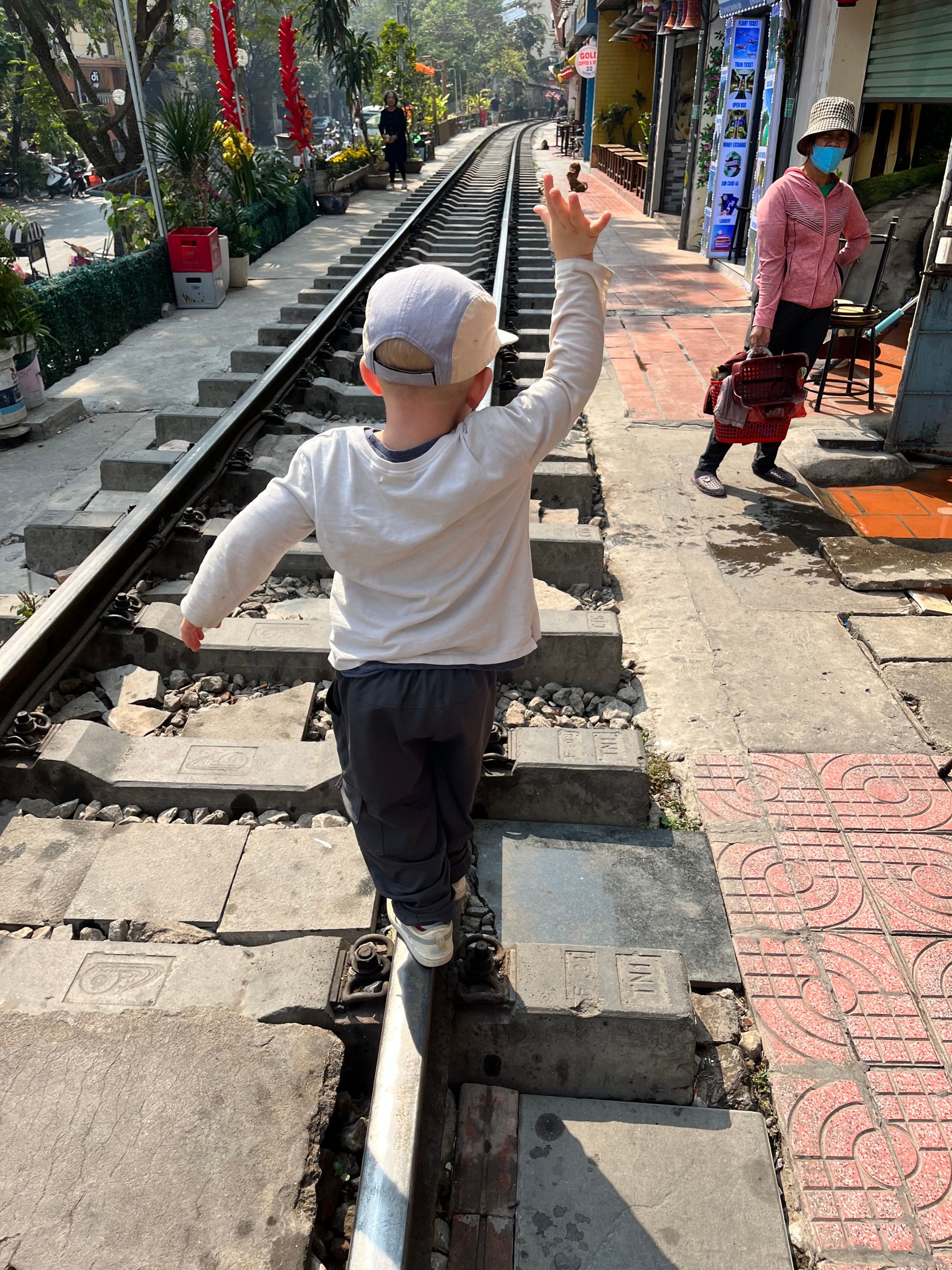 28 Train Street - Cafe & Bistro