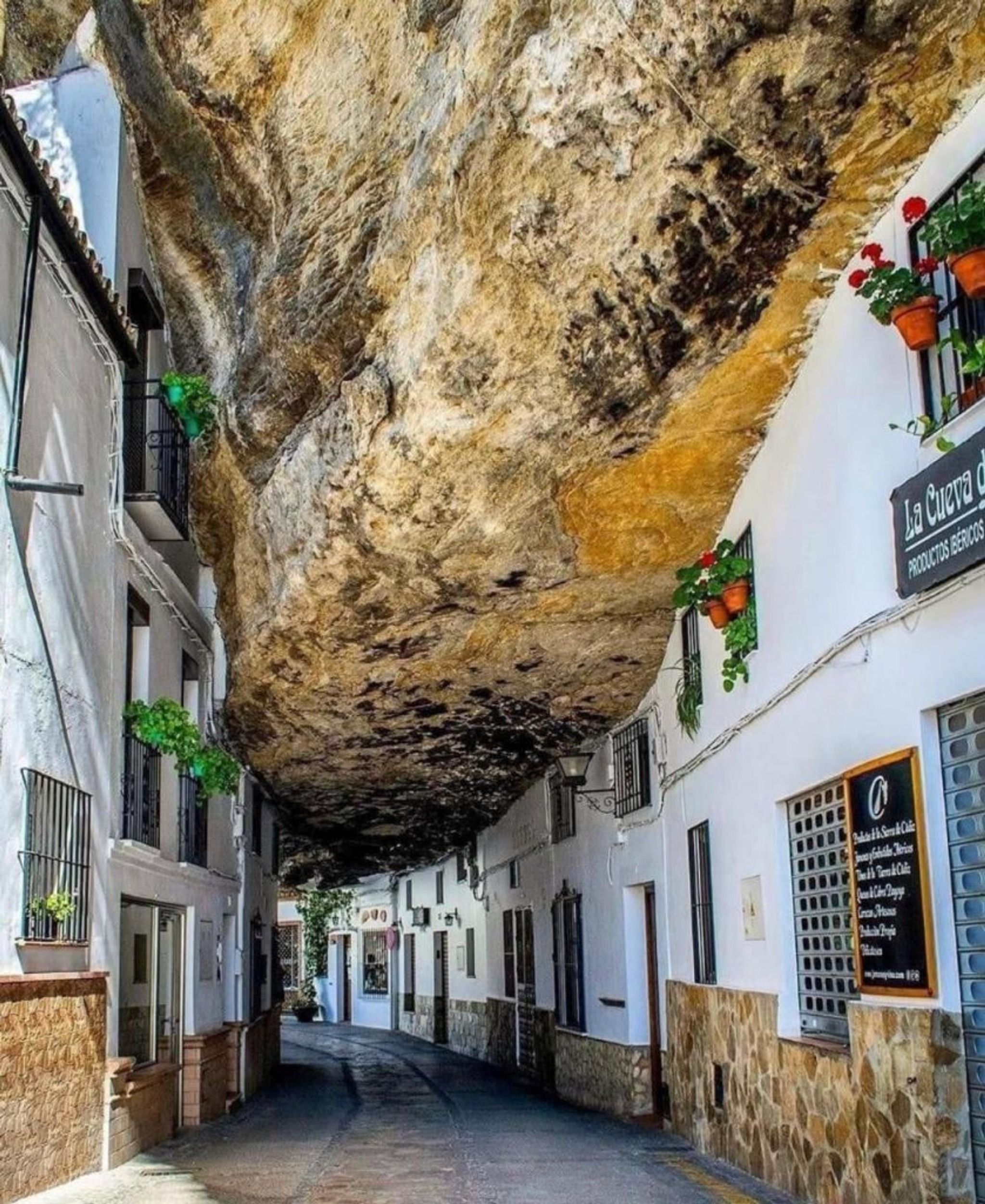 Setenil de las Bodegas