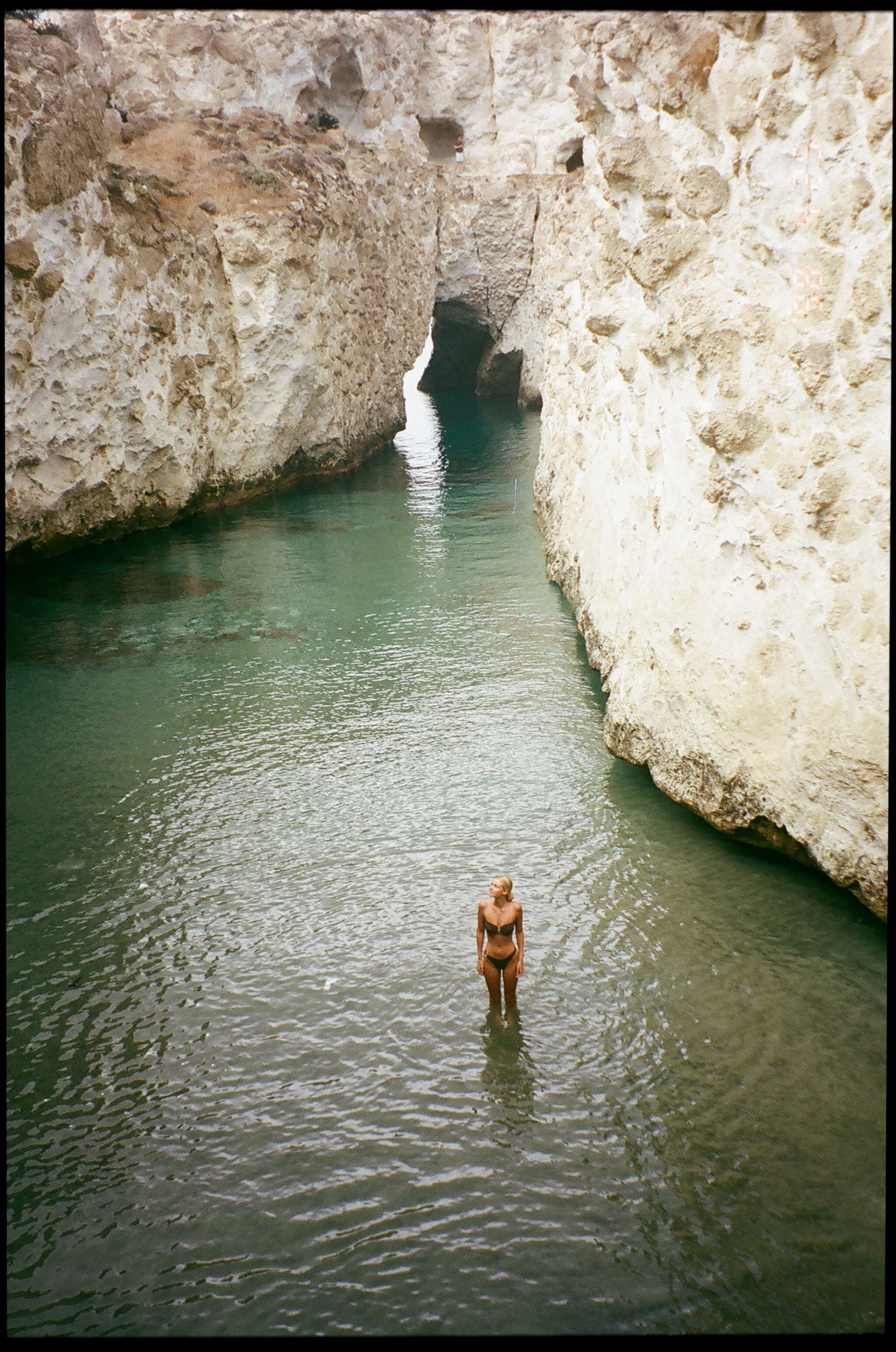 Papafragas Caves