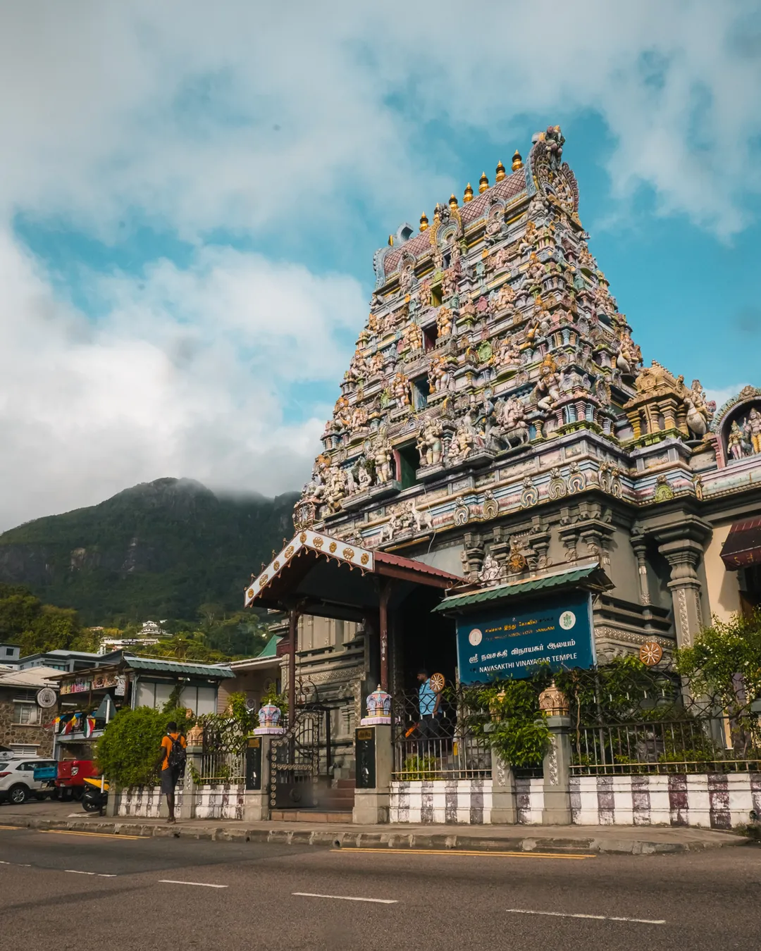 Arul Mihu Navashakti Vinayakar Temple