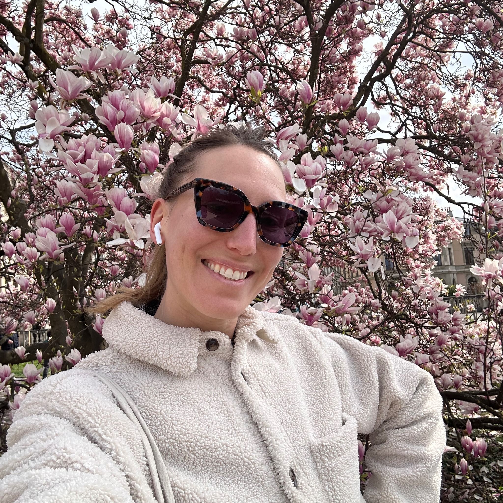 Jeanne F - Whenlifegivesyouleman