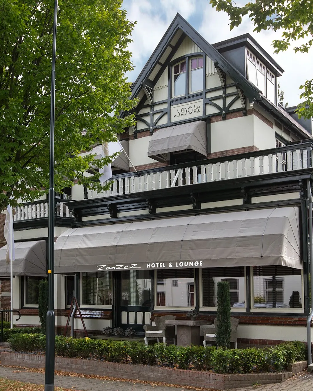 Zenzez Hotel & Lounge