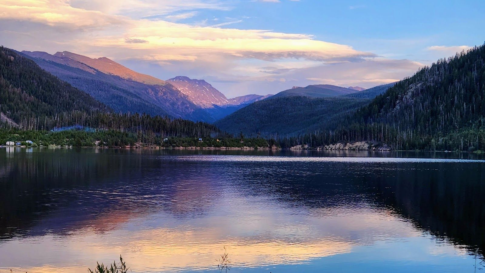Arapaho Bay Roaring Fork Campground
