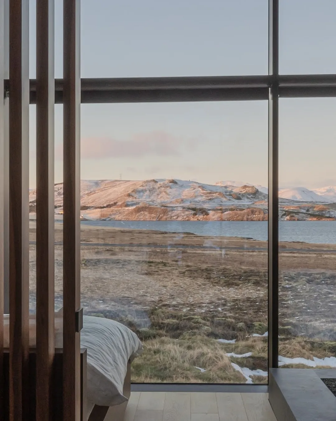 Iceland Lakeview Retreat