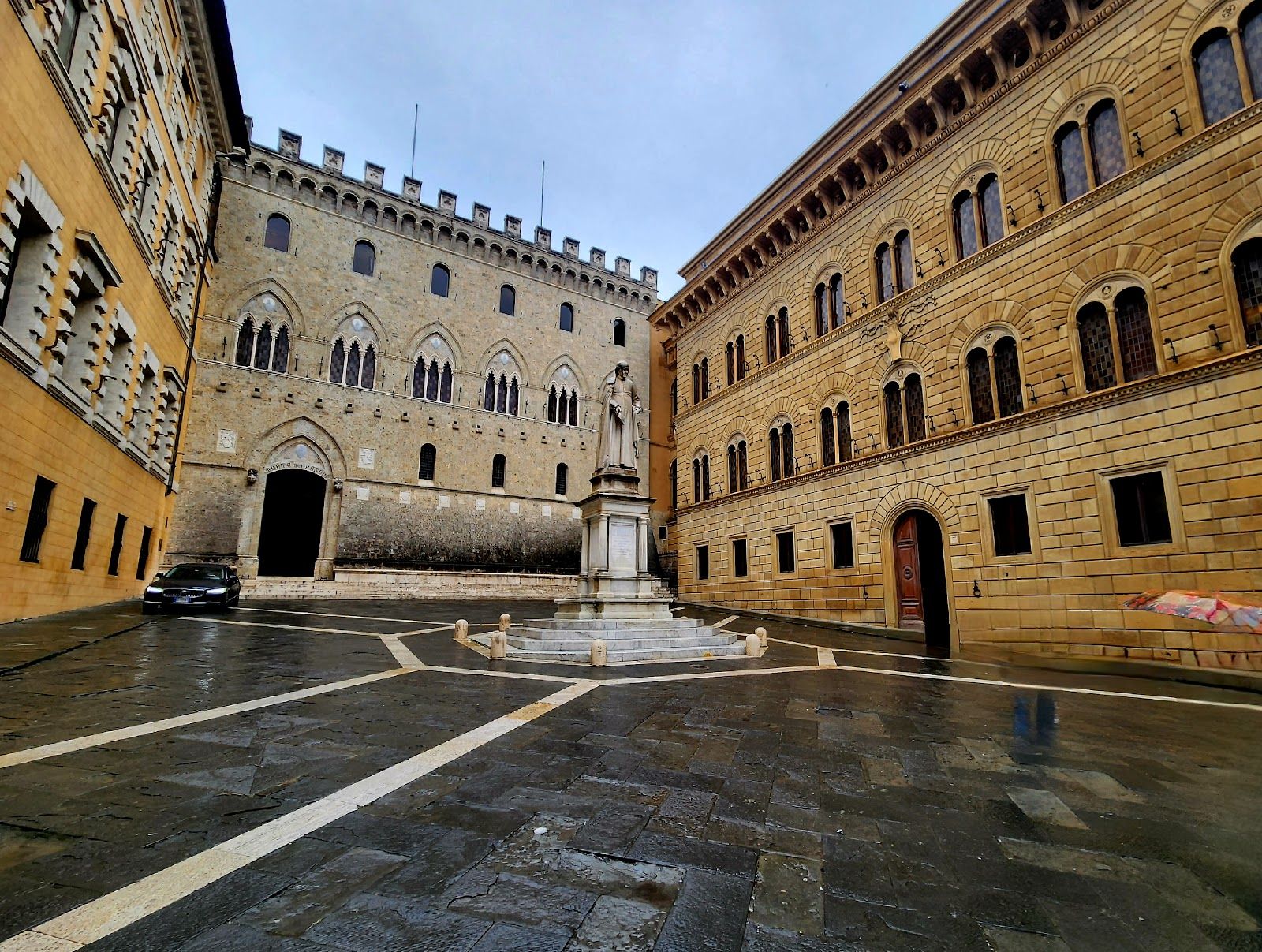 Siena: Palazzo Salimbeni