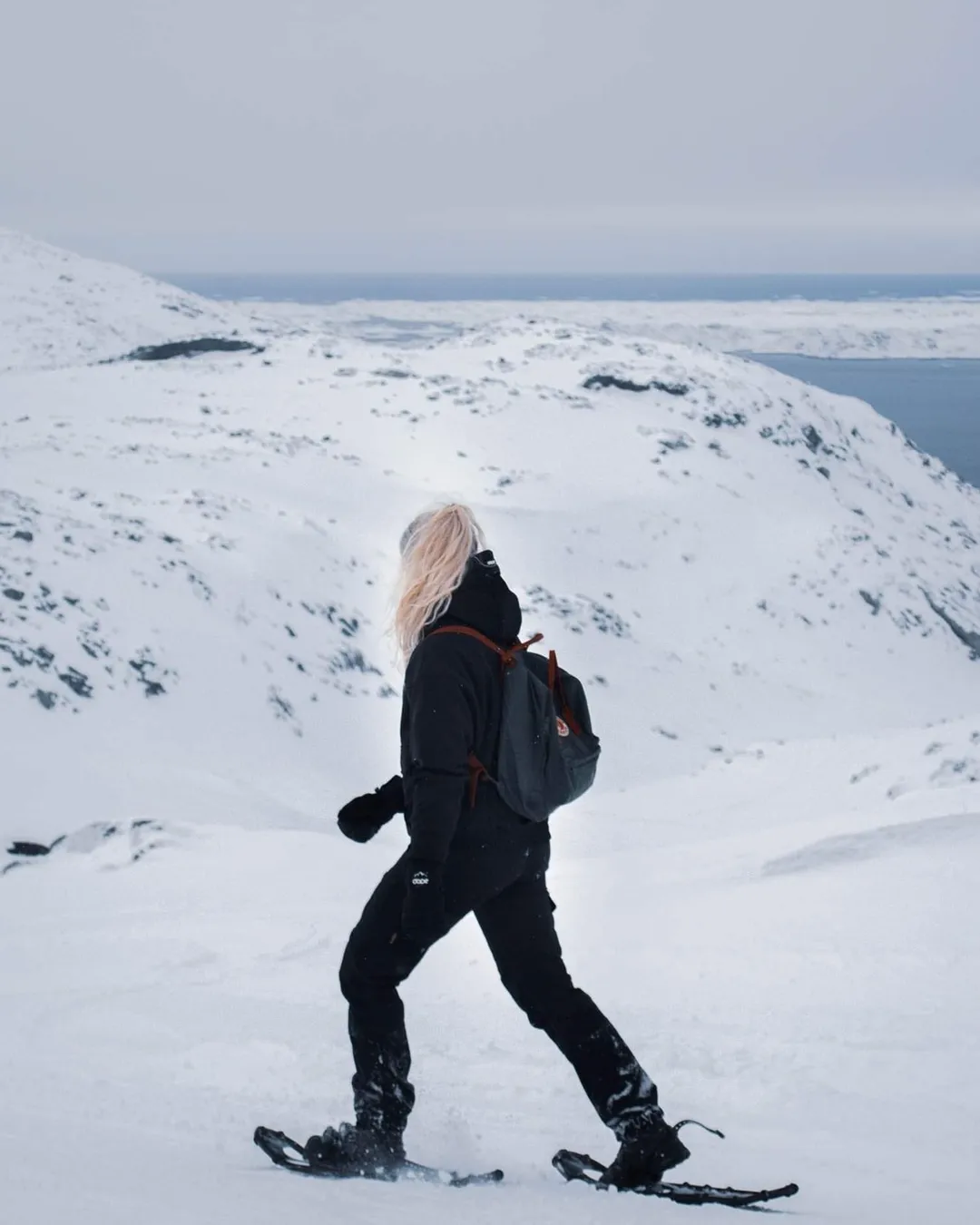 Snow shoe hike around Quassussuaq 