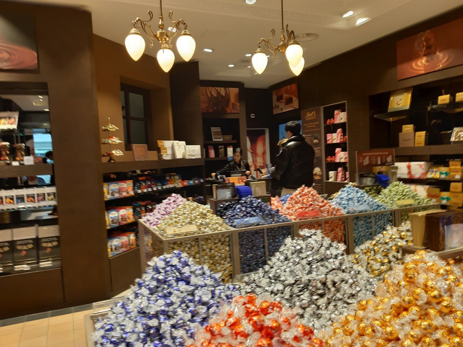 Lindt Chocolate Shop Interlaken - Switzerland - Rexby