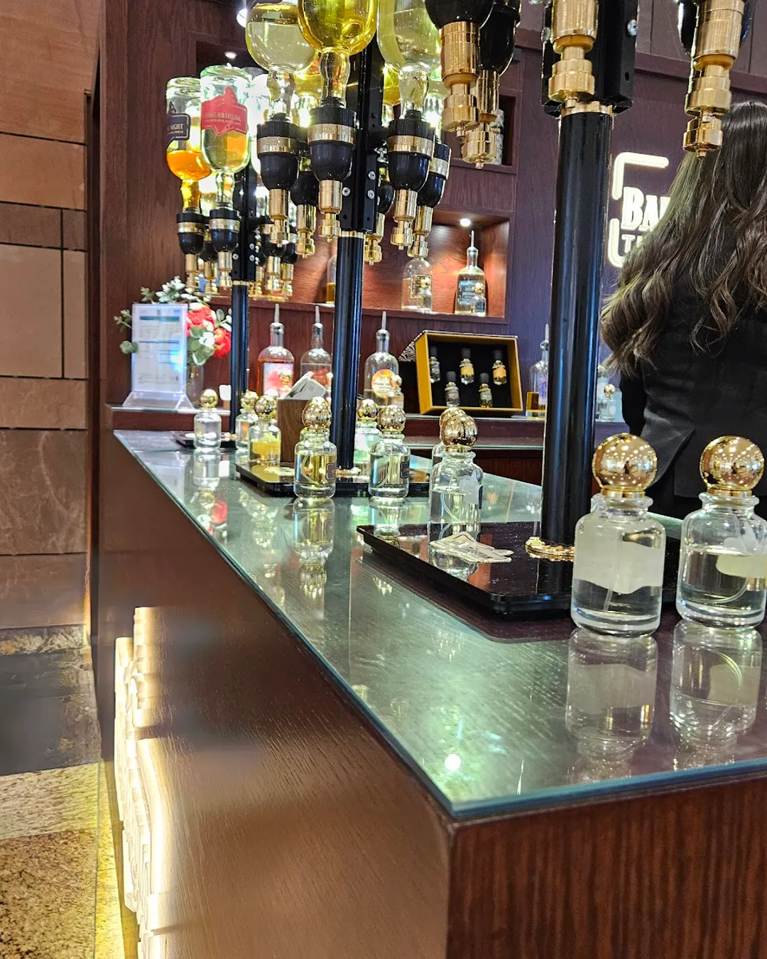 THE PERFUME BAR | LE BAR A PARFUMS