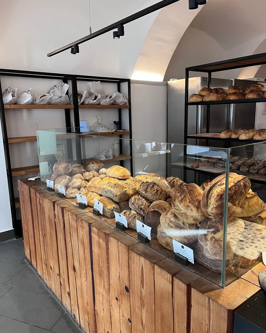 Osem, pekarna in trgovina, Andrej Gerželj s.p.