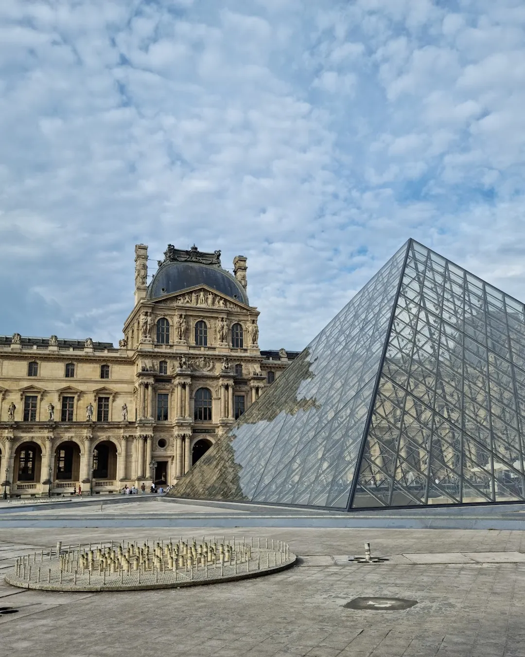  Musée du Louvre 