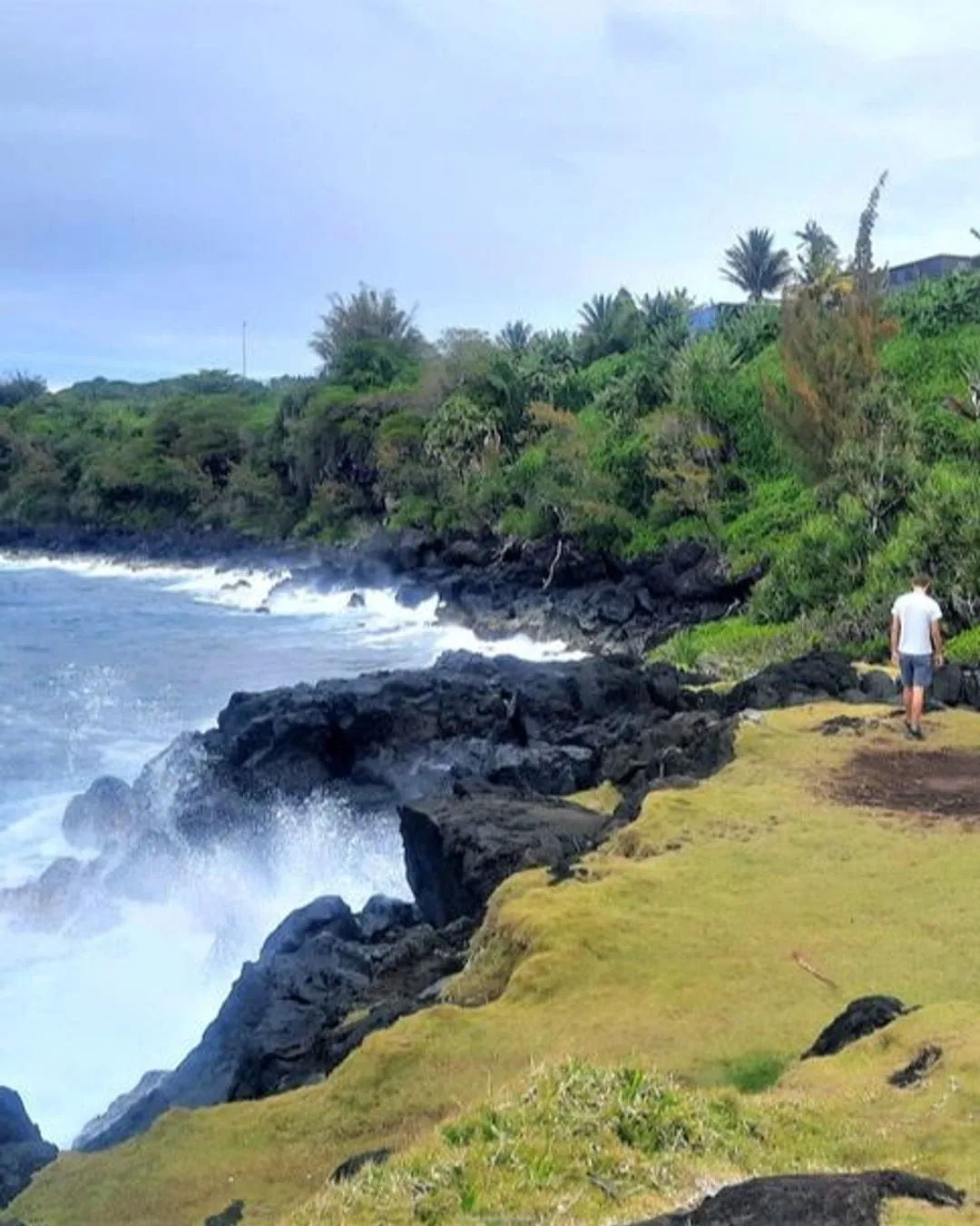 La Cayenne Cliff Picnic Spot