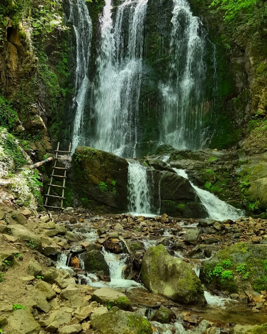 Koleshino Waterfall