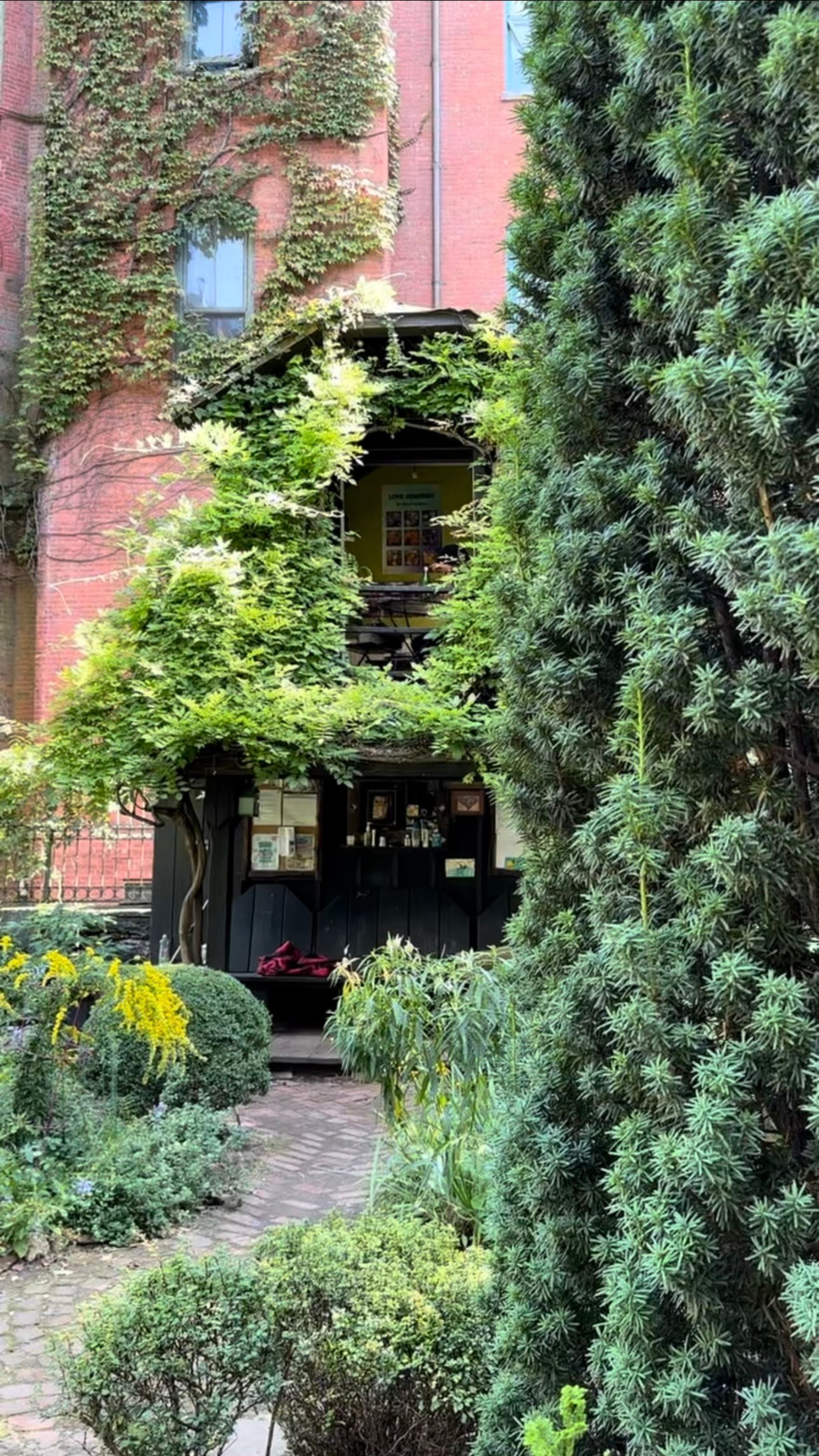 6BC Botanical Garden