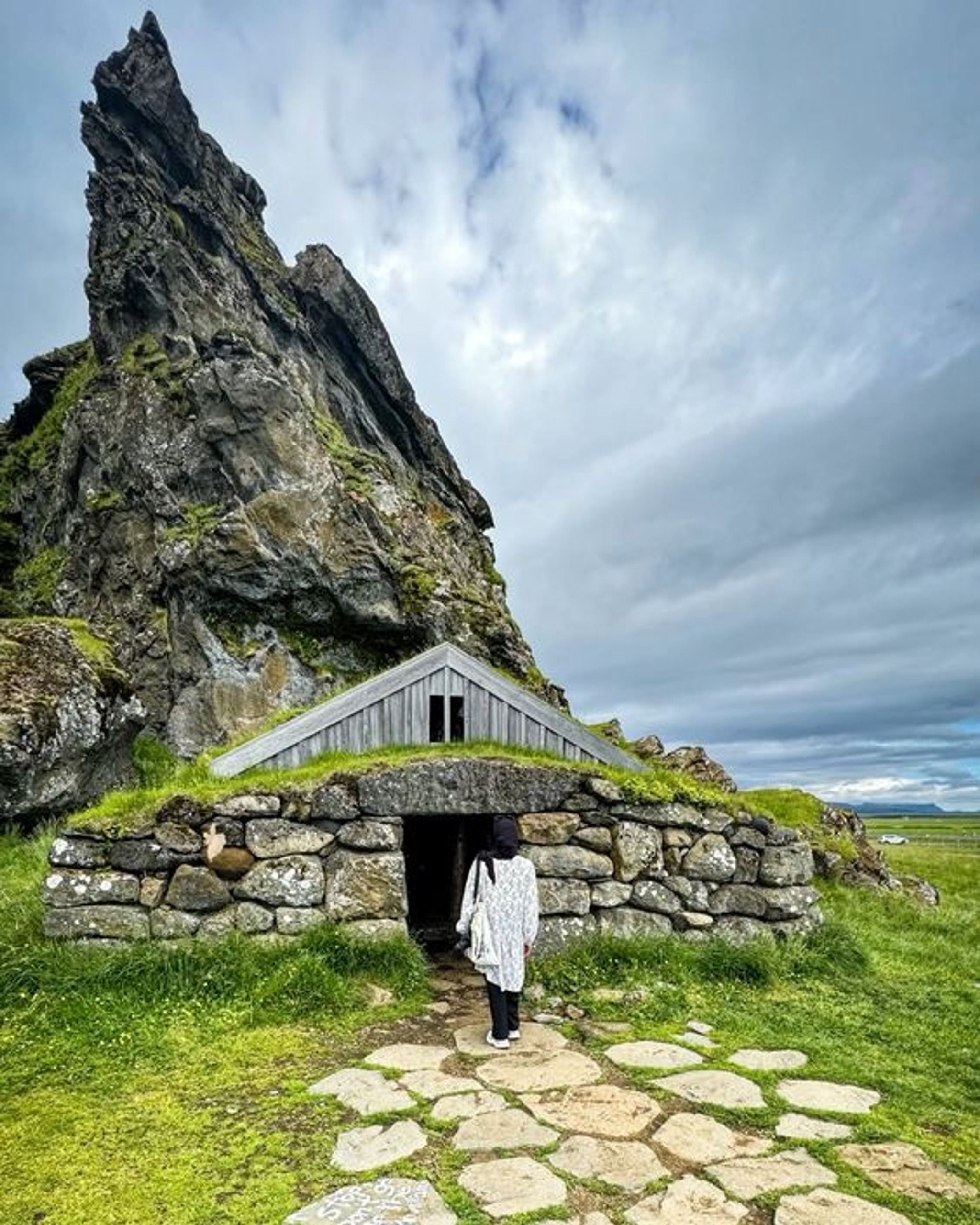 Rutshellir Caves