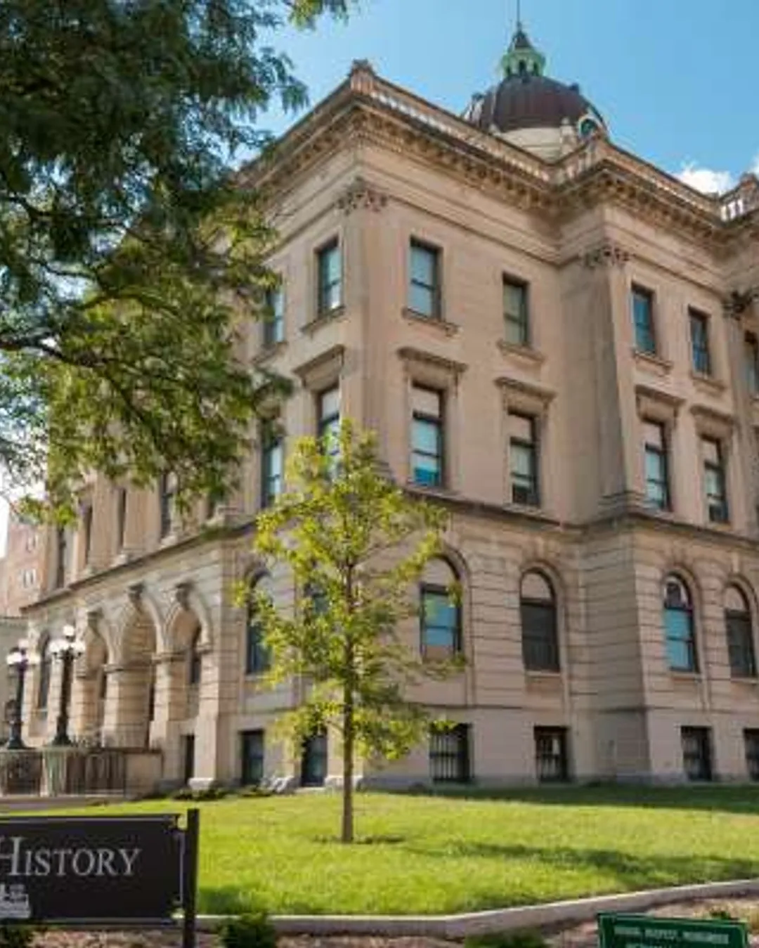 Cruisin with Lincoln on 66 Visitors Center and Gift Shop