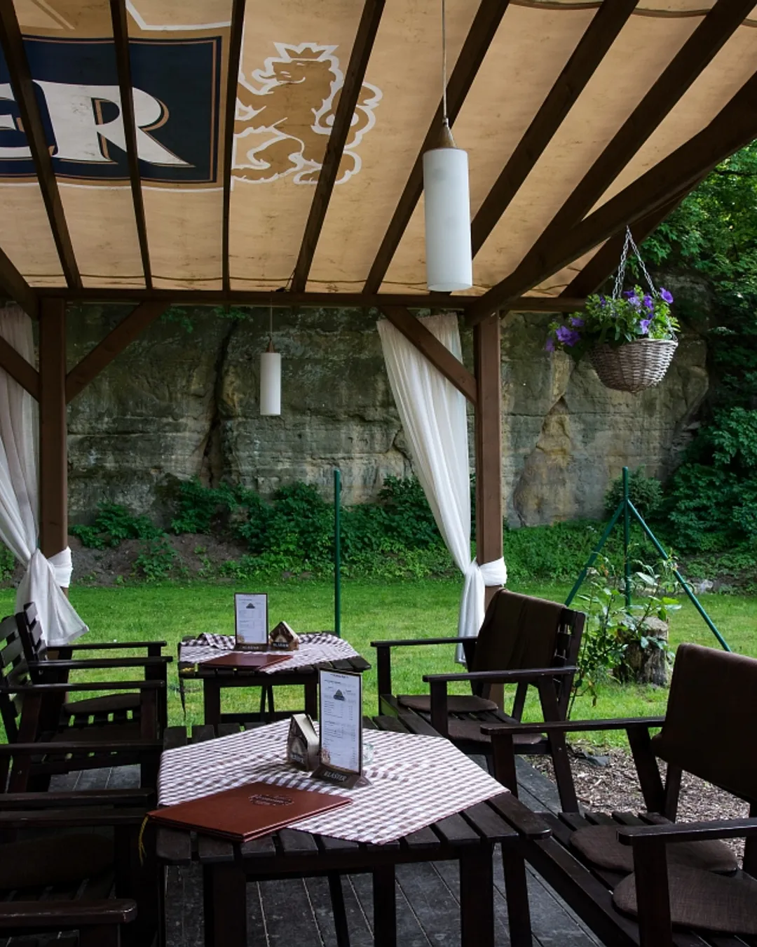 Restaurant Na Pekle - Klášterní pivní & vinný sklep