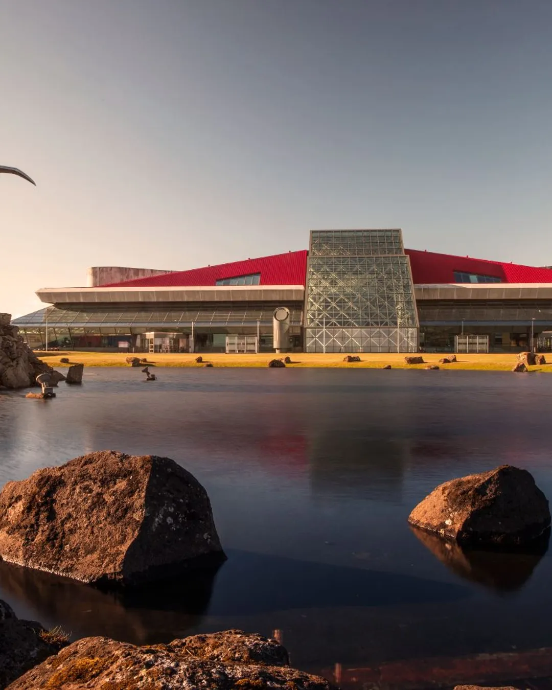 Keflavík INTERNATIONAL Airport (KEF)