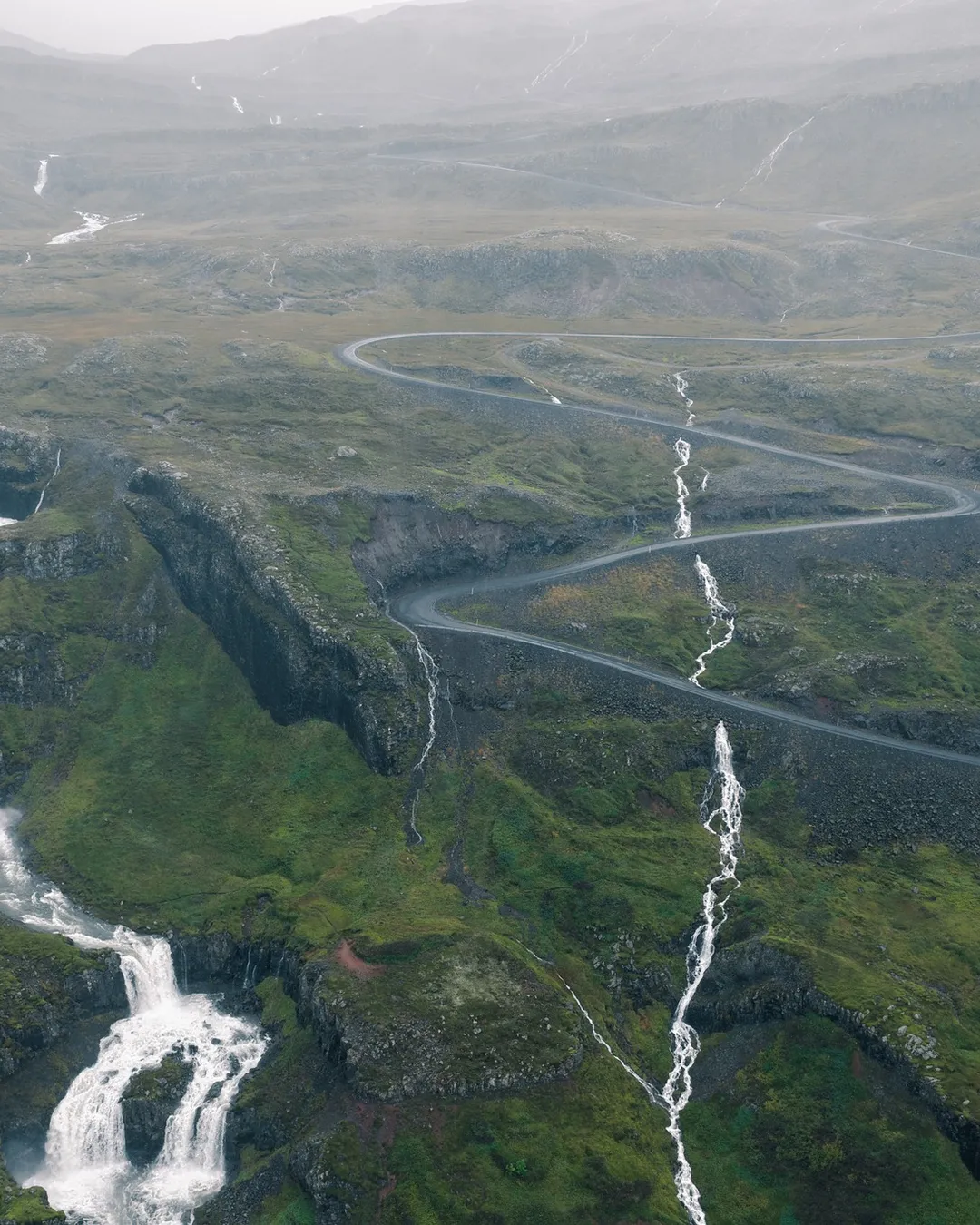 Klifbrekku kaskade Waterfalls