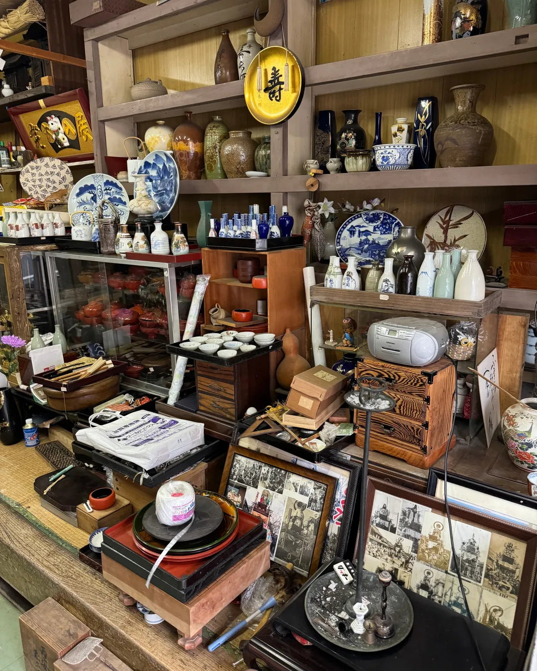 菱屋陶器店 / Hishiya tōki-ten - Japan - Rexby