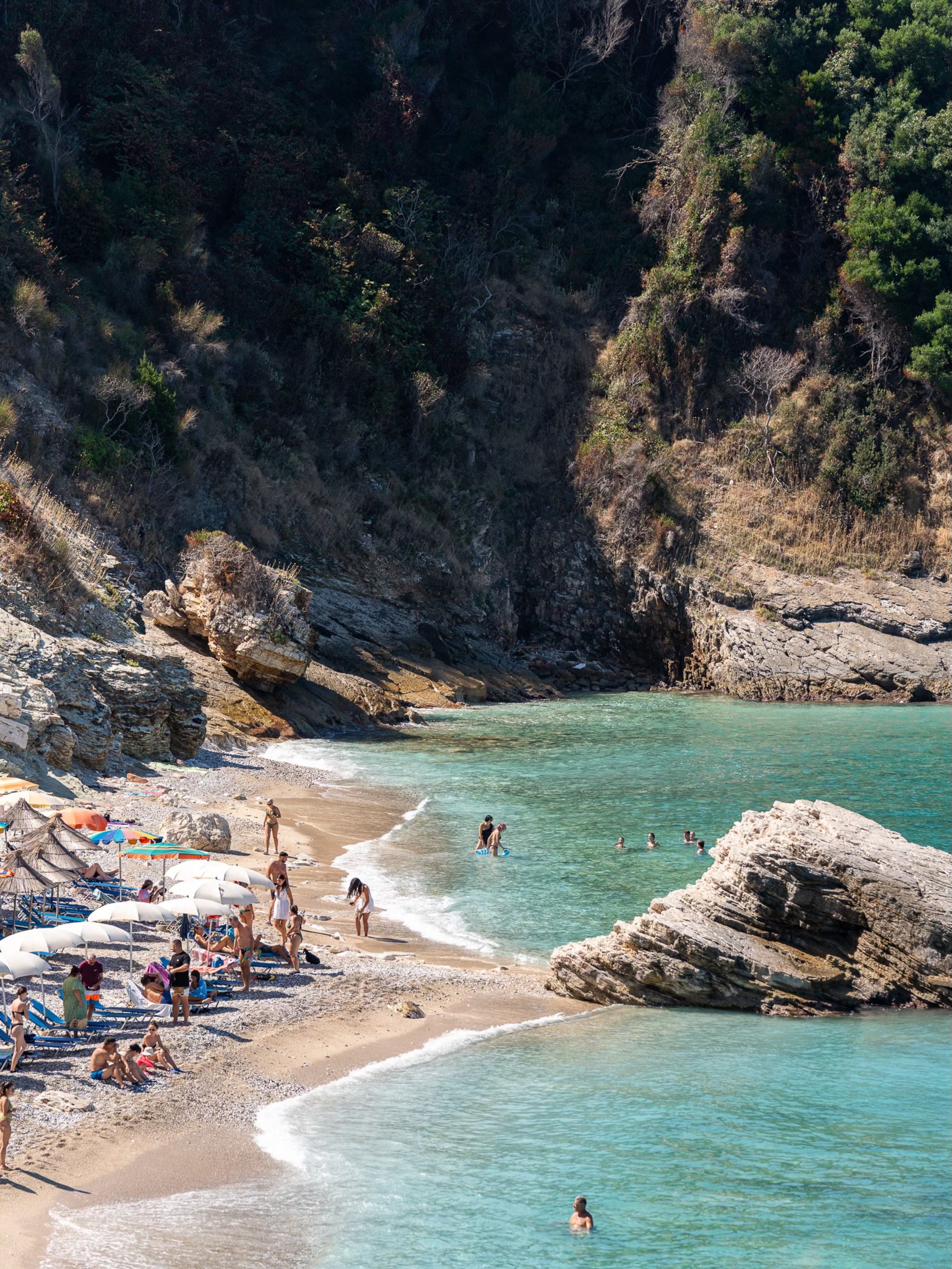 Pulëbardha Beach