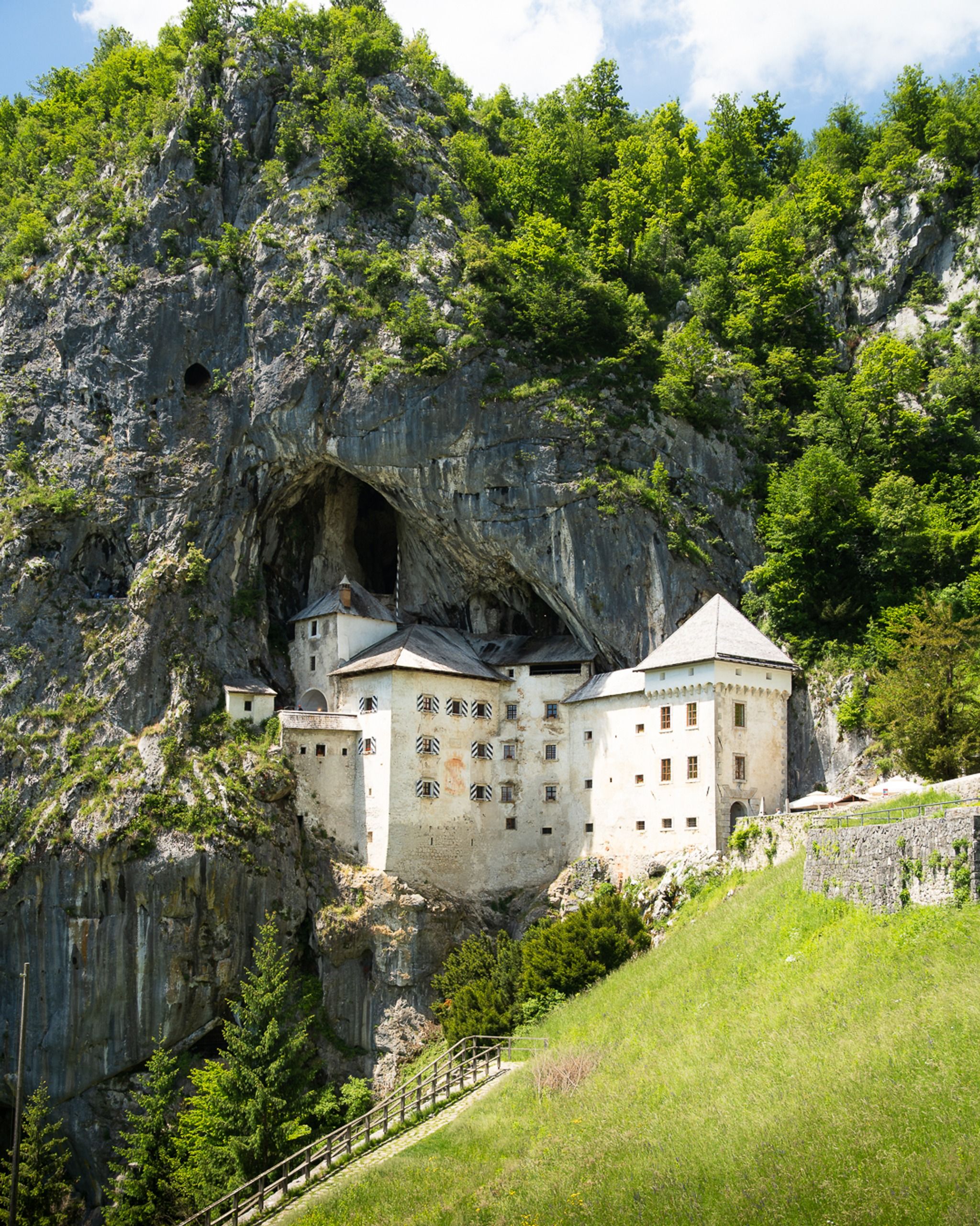 Predjama Castle