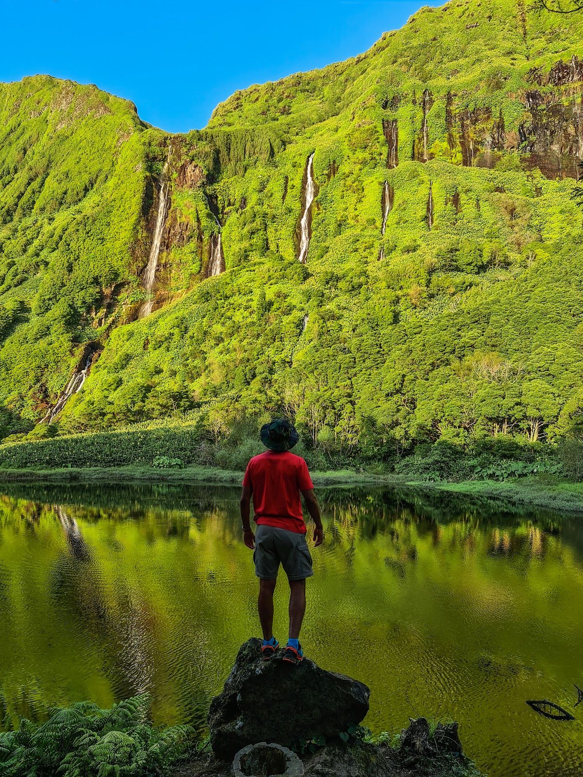 Flores guided tour in small group