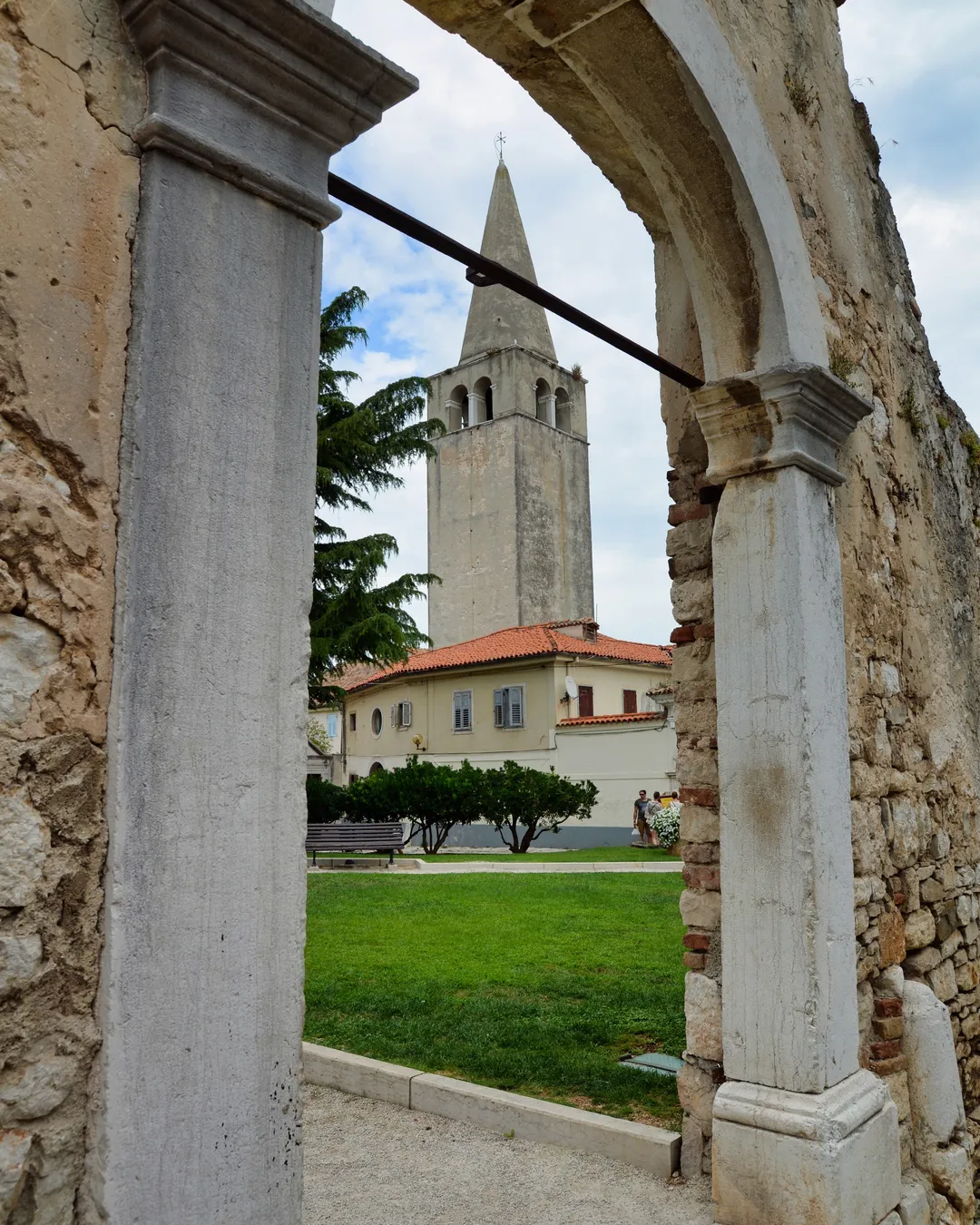 Trg Jurja Dobrile
