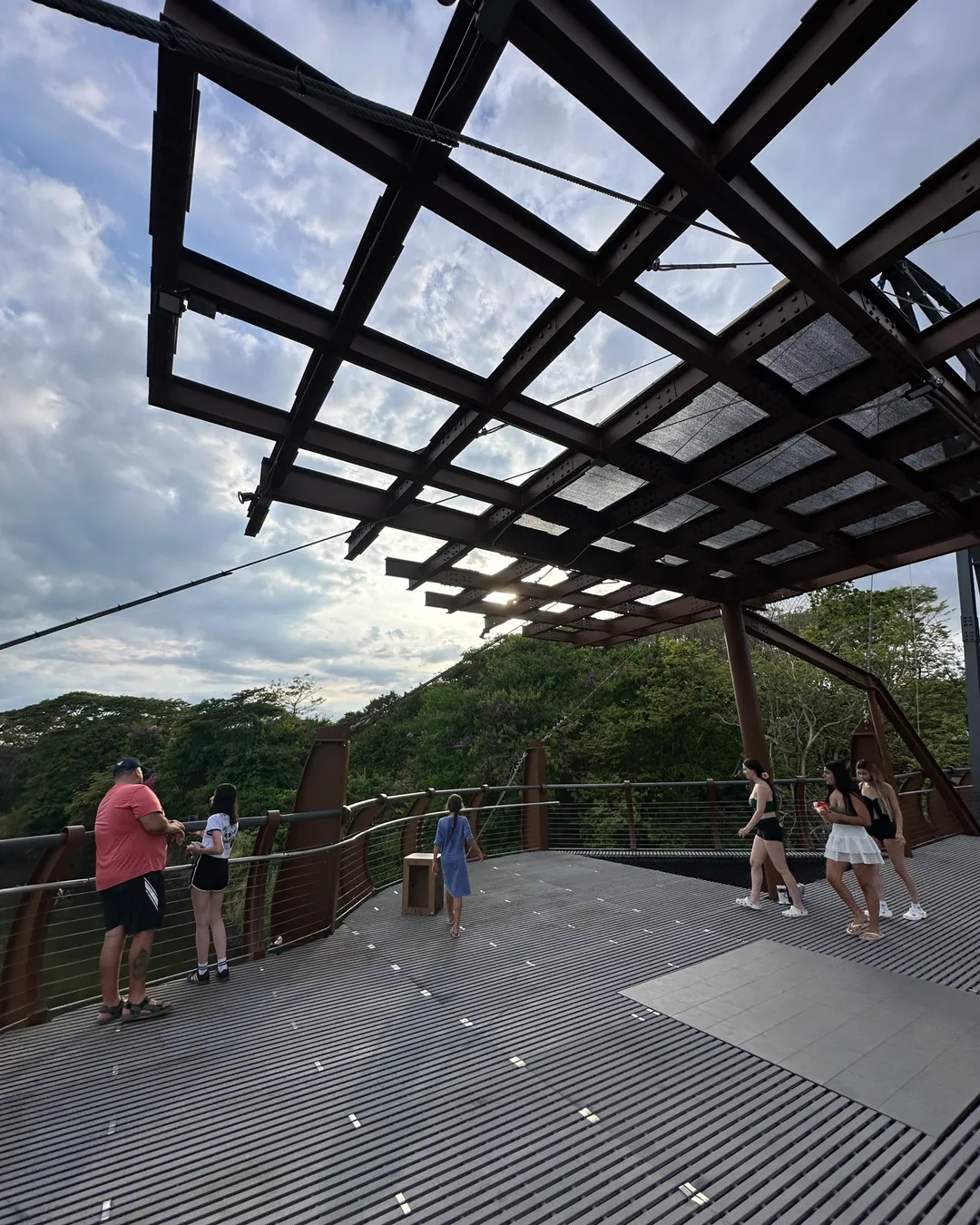 The Croc Skywalk overlooking the Tárcoles River
