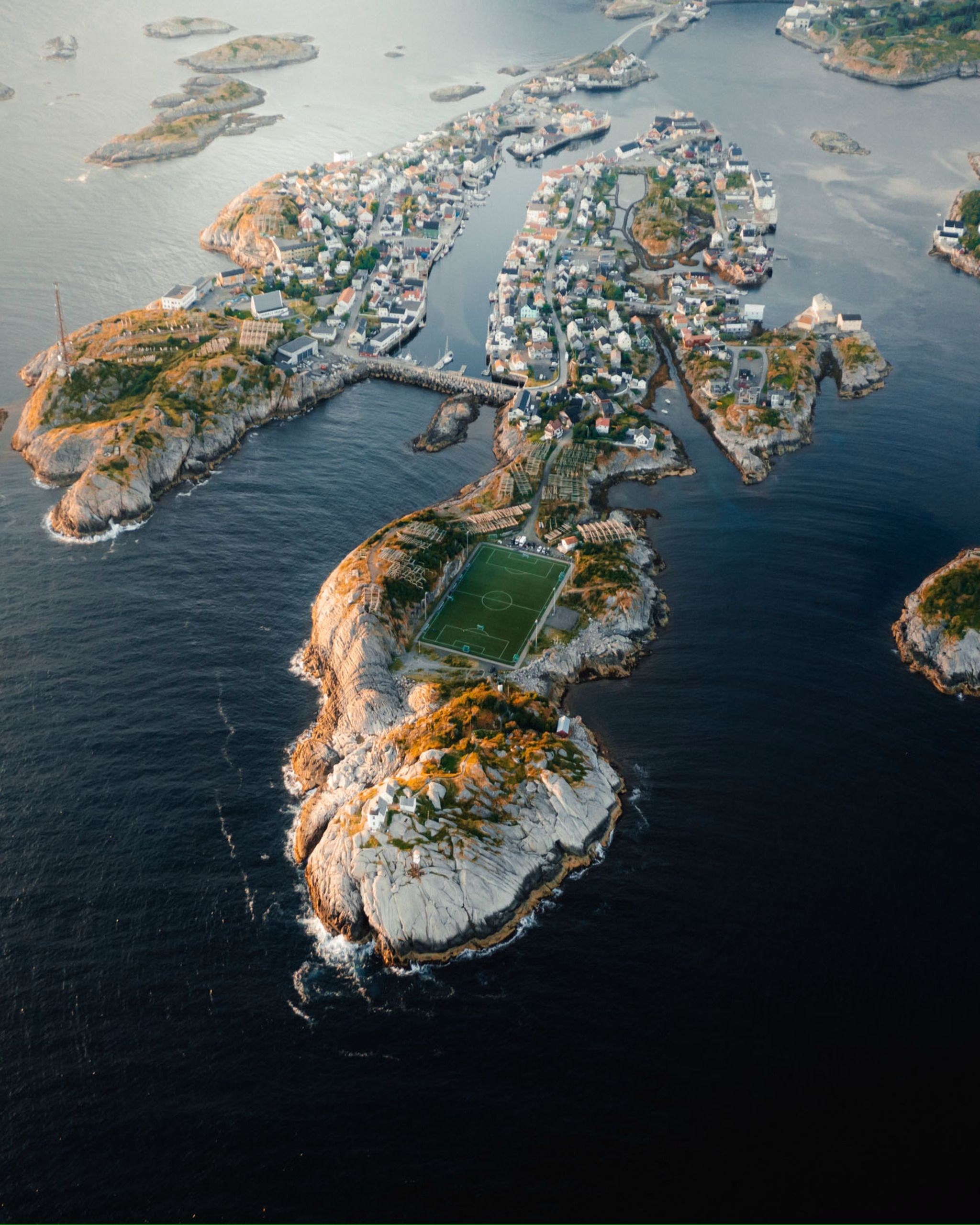   Henningsvaer Stadion / Henningsvaer Stadium