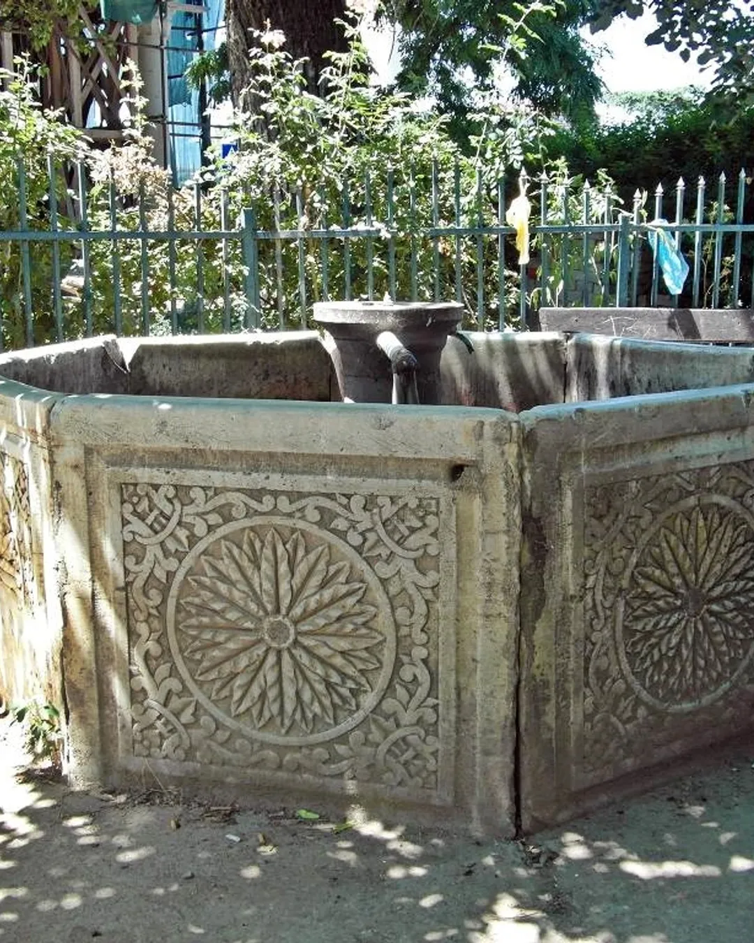 Prishtina - Shadërvan Brunnen 