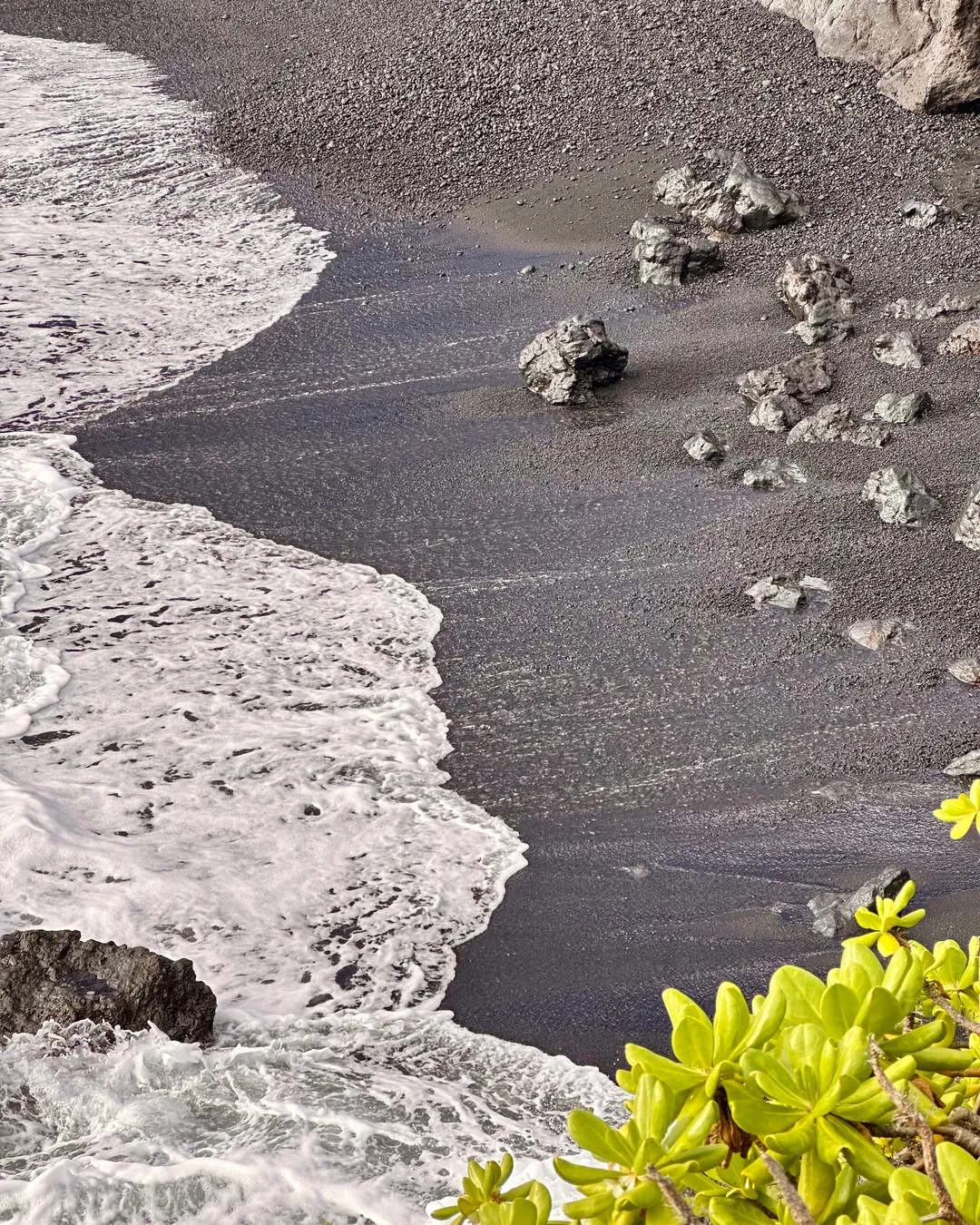 Waiʻānapanapa State Park (THE Black Sand Beach)