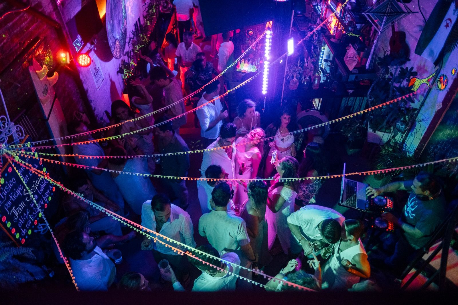 MESTIZO. Bar de Artistas