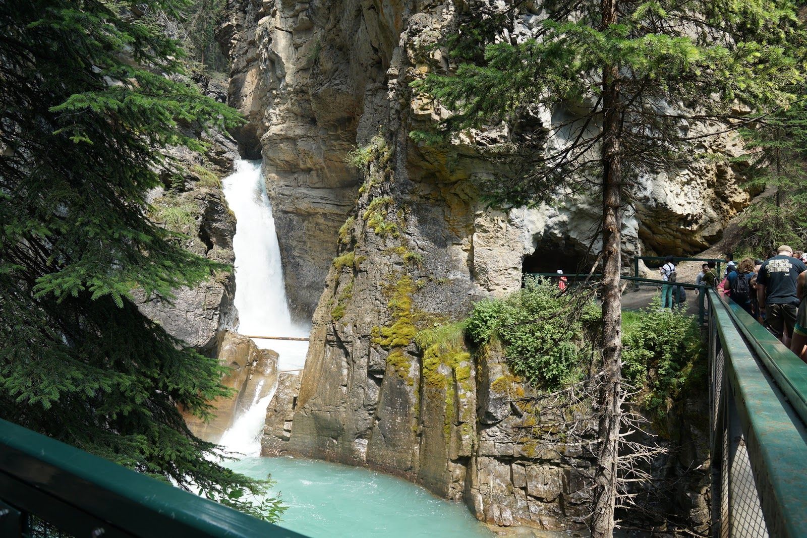 Johnston Canyon, Lower Falls