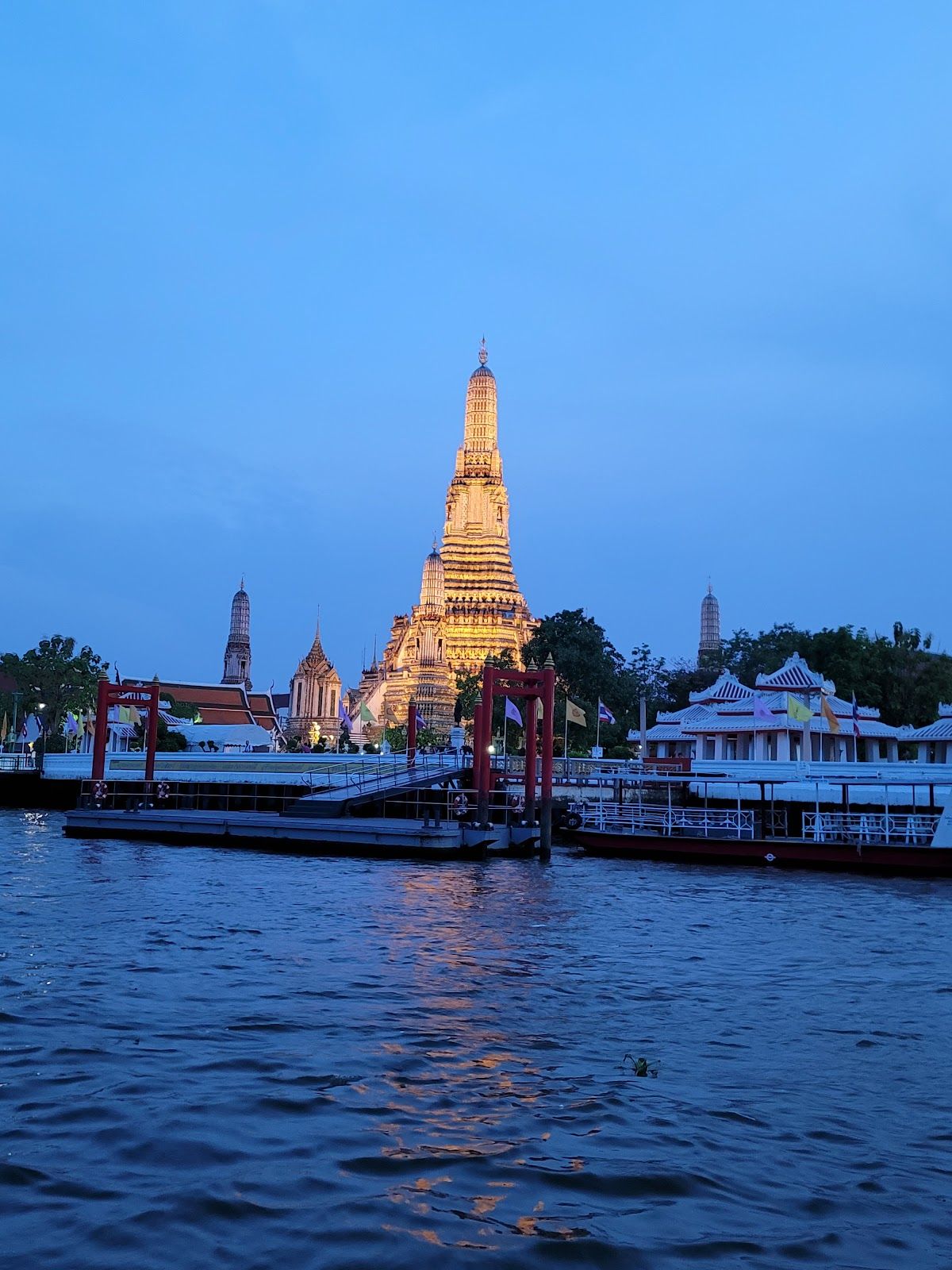 Tha Tian Pier ท่าเรือท่าเตียน