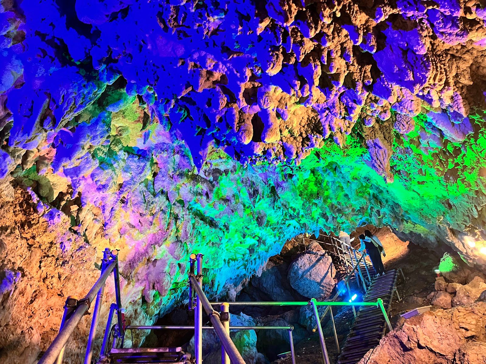 落盤/Cave-In 日本語 Cave Okinawa - Japan - Rexby