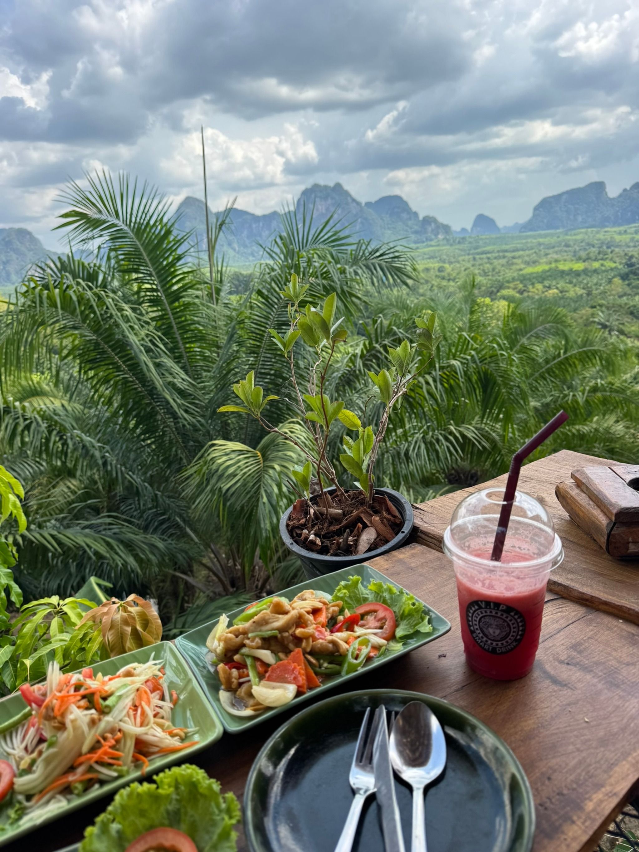 Kuan Nom Saow Restaurant and Viewpoint
