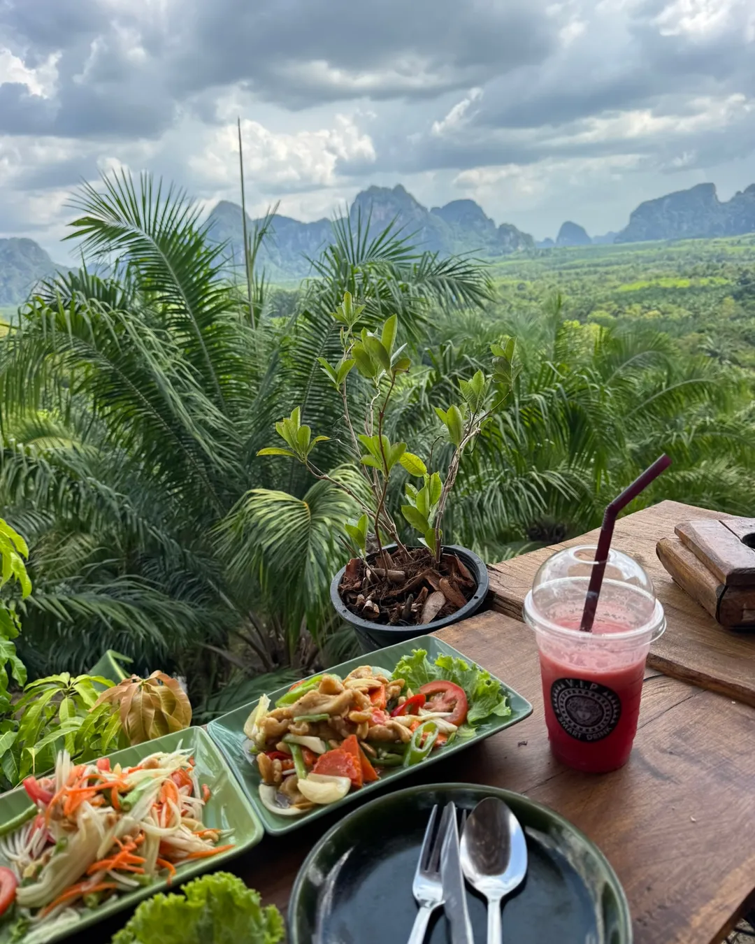 Kuan Nom Saow Restaurant and Viewpoint