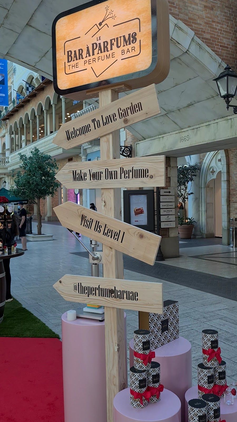 THE PERFUME BAR | LE BAR A PARFUMS