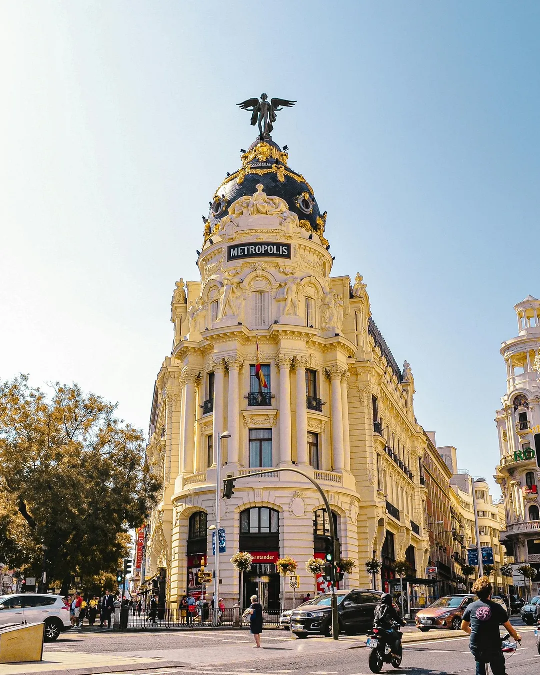Metropolis Building