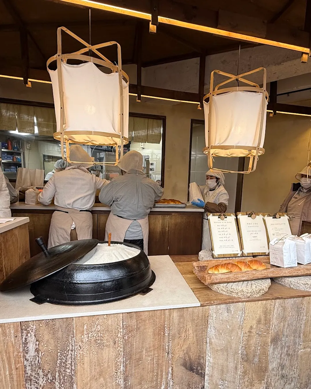 Jayeondo Sogeumppang (Salt Bread) 자연도소금빵