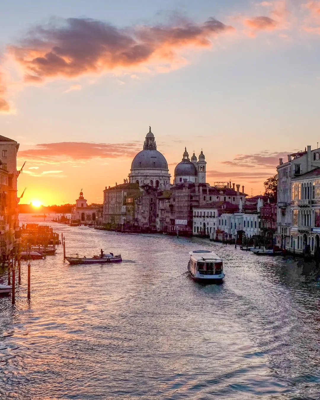 📸 Location: Accademia Bridge