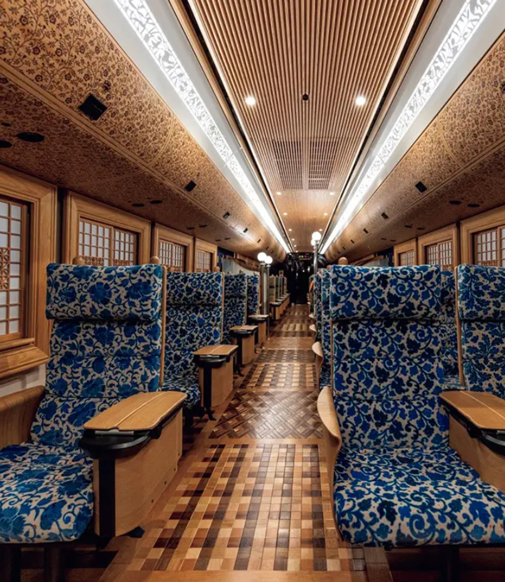 DISCOVER KYUSHU EXPRESS “36+3” (Sanju-Roku plus San) - Japan - Rexby