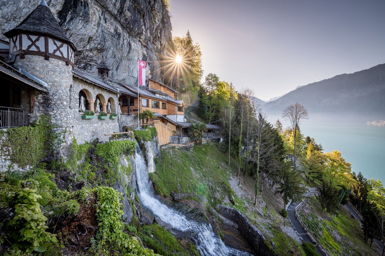 St. Beatus-Höhlen, Swiss Caves