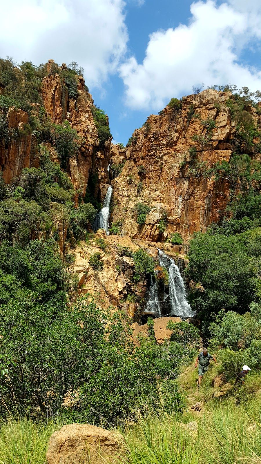 Castle Gorge Waterfalls Hike