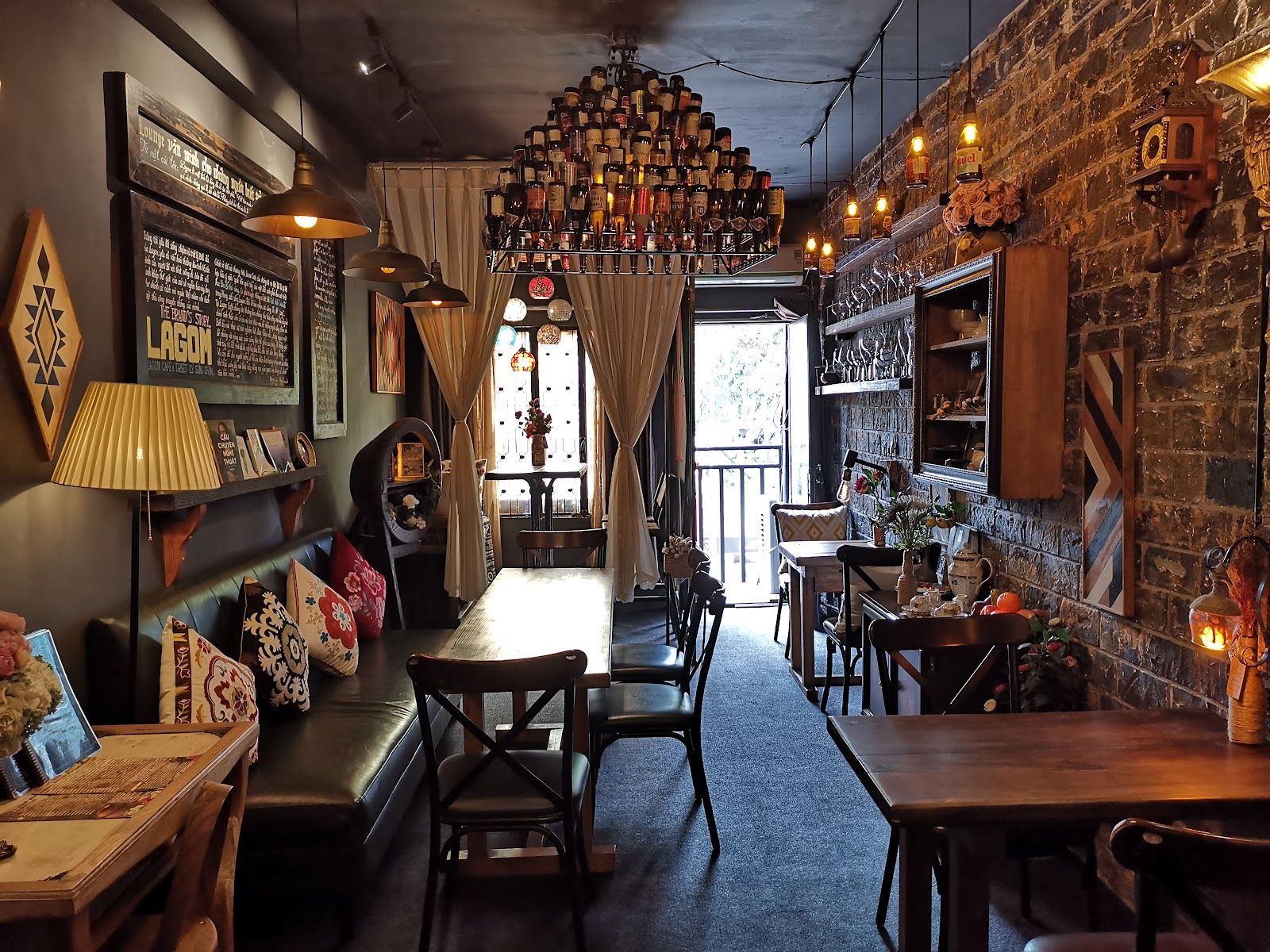 Lagom Cafe - Coffee & Belgian Beer Lounge