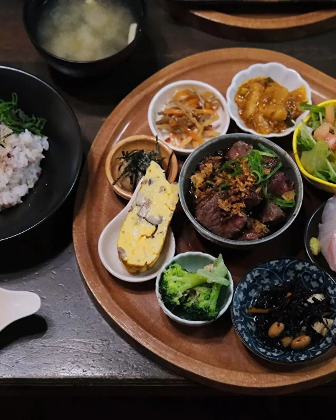 CAFE & BAR 太陽と月